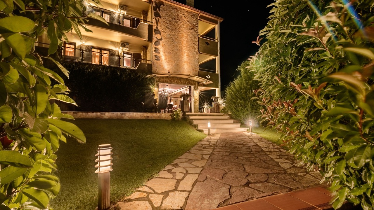 Photo of Outdoor in Almopia
