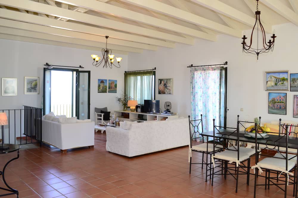 Photo of Livingroom in Katsarata