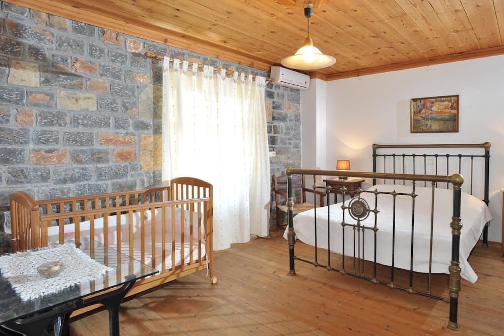 Photo of Bedroom in Prina