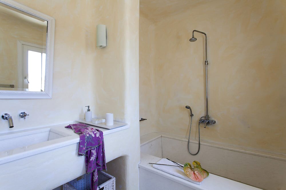 Photo of Bathroom in Paraga