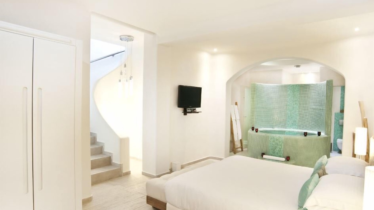 Photo of Bedroom in Fira