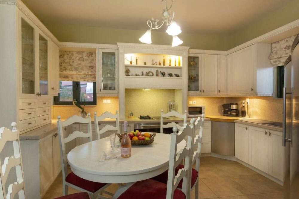 Photo of Kitchen in Koutouloufari
