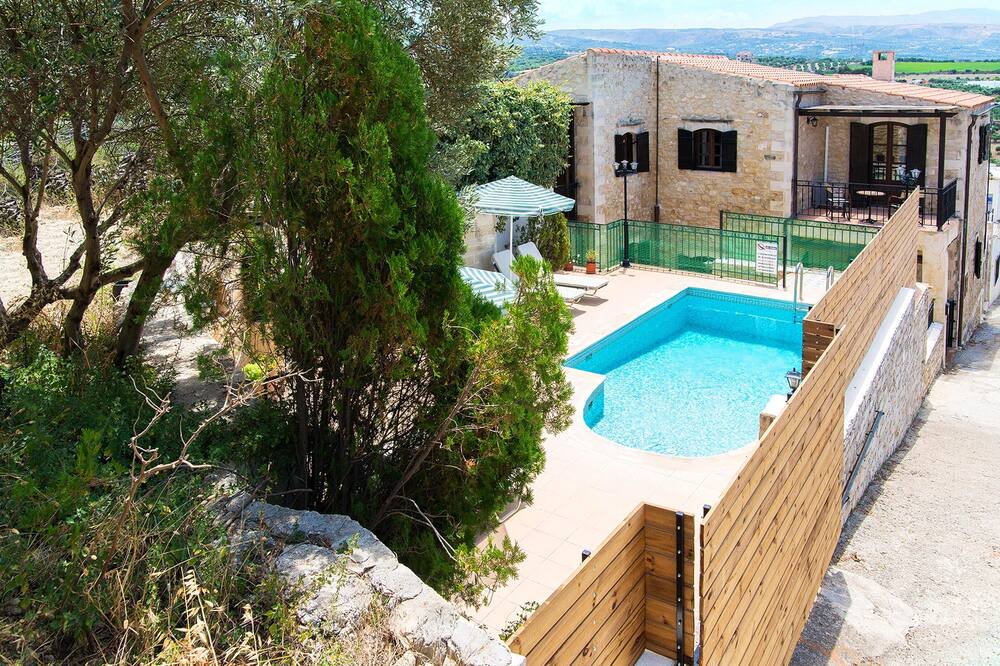 Photo of Outdoor in Asteri