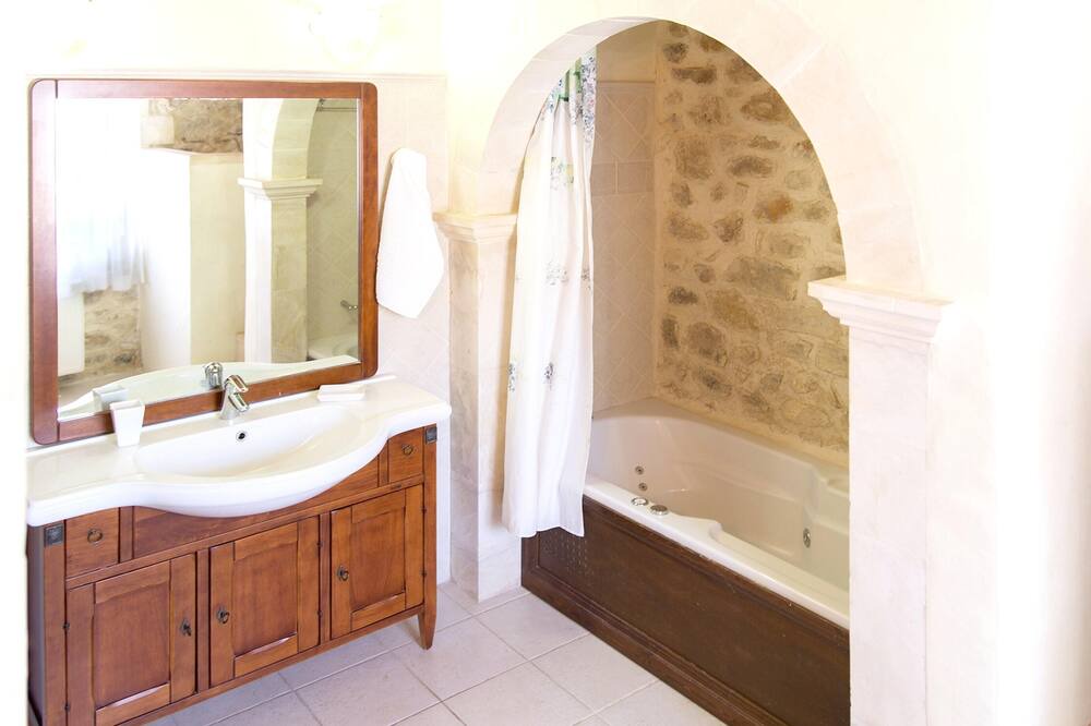 Photo of Bathroom in Asteri
