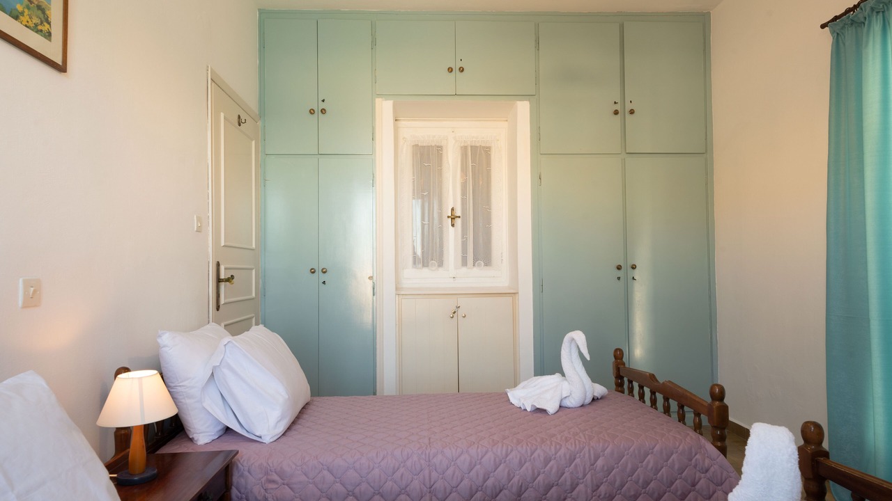 Photo of Bedroom in Frourion