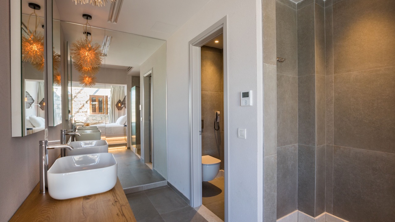 Photo of Bathroom in Amoopi