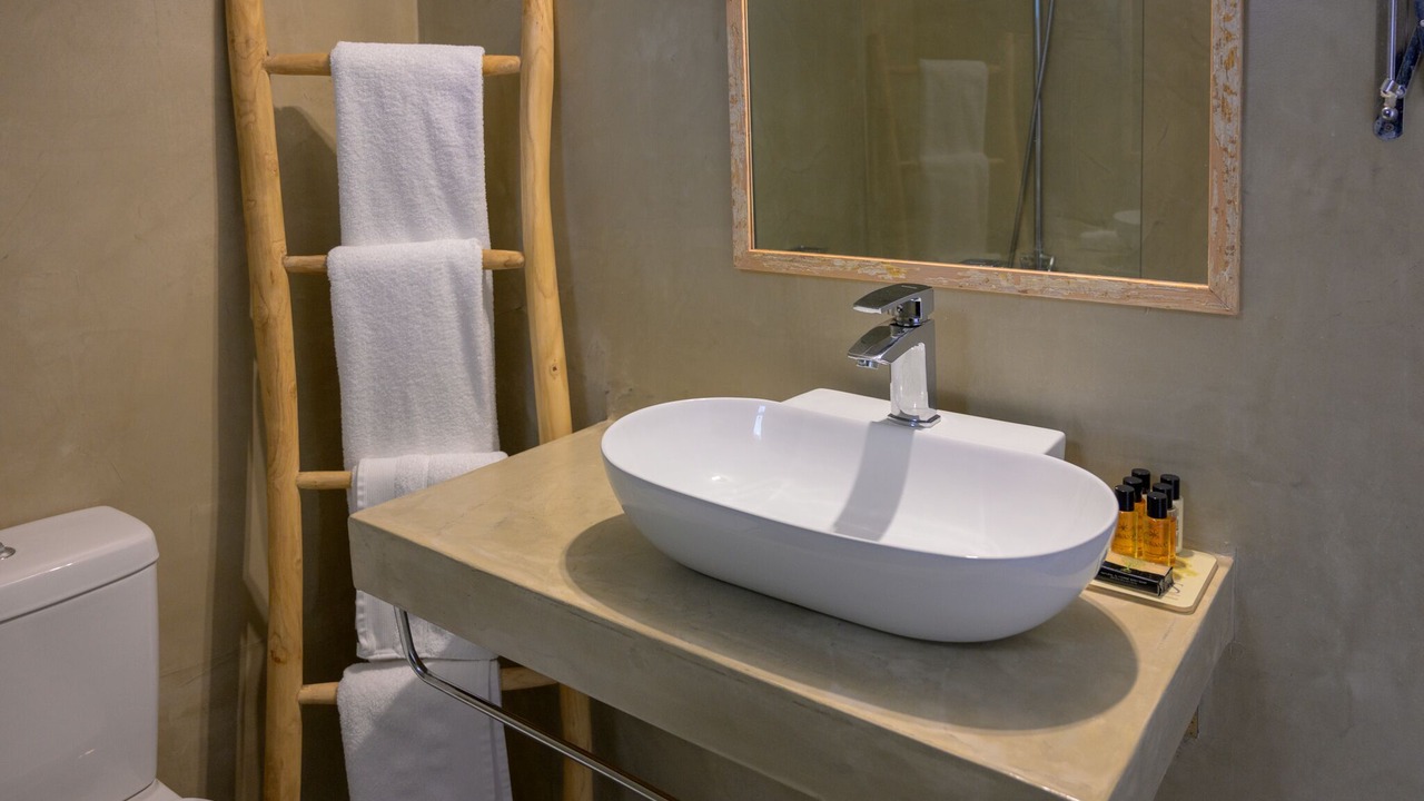 Photo of Bathroom in Neapoli
