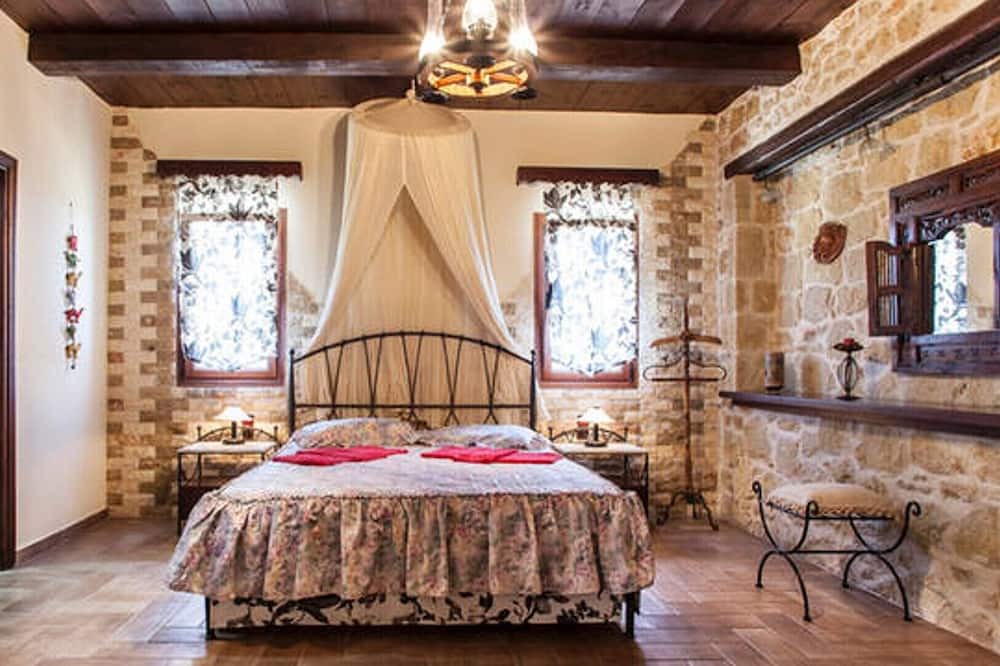 Photo of Bedroom in Nikos Kazantzakis