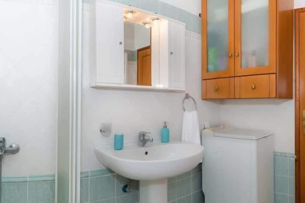 Photo of Bathroom in Makhairoi