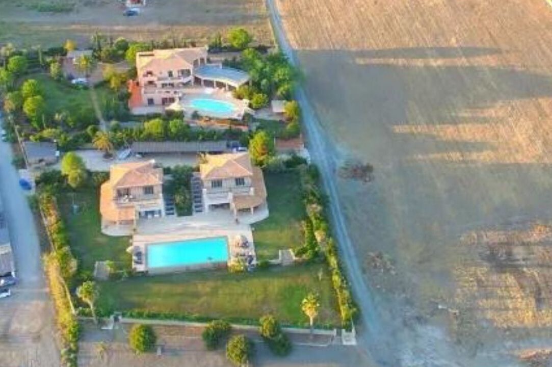 Photo of Outdoor in Plepi