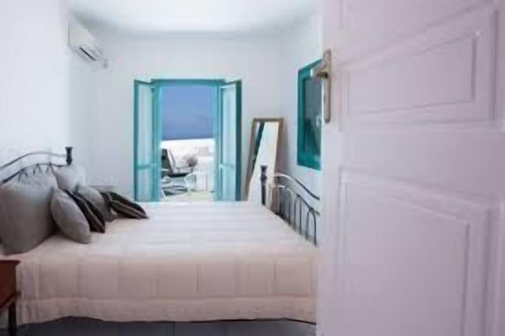 Photo of Bedroom in Imerovigli