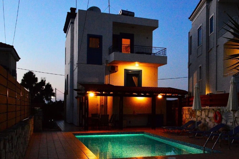Photo of Outdoor in Tavronitis