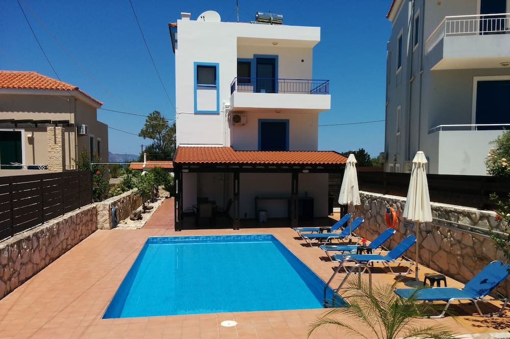 Photo of Outdoor in Tavronitis
