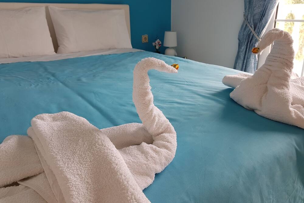Photo of Bedroom in Agios Stefanos Avliotes