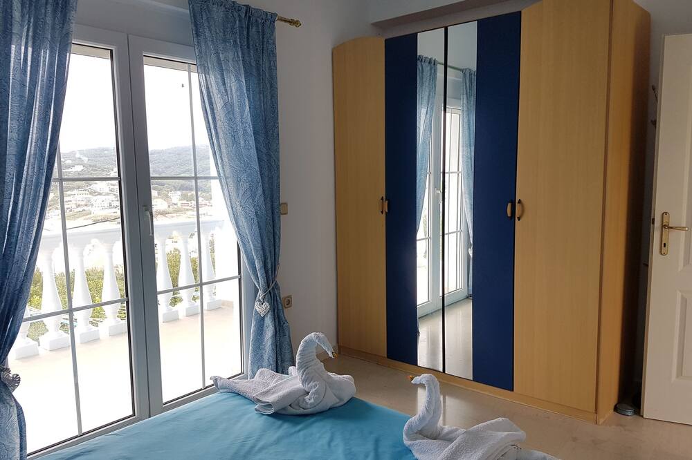 Photo of Bedroom in Agios Stefanos Avliotes