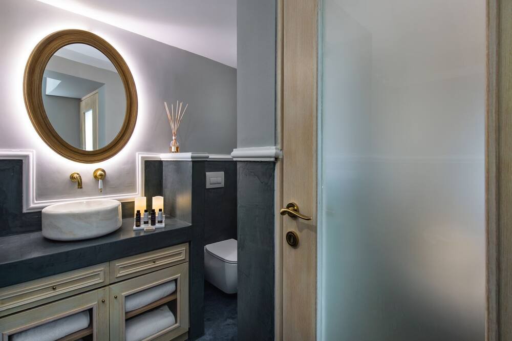 Photo of Bathroom in Imerovigli