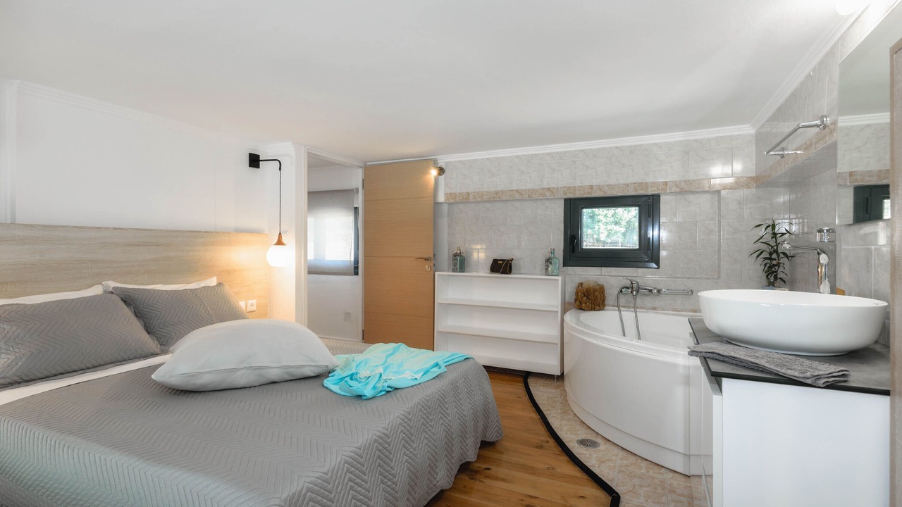 Photo of Bedroom in Agios Leon