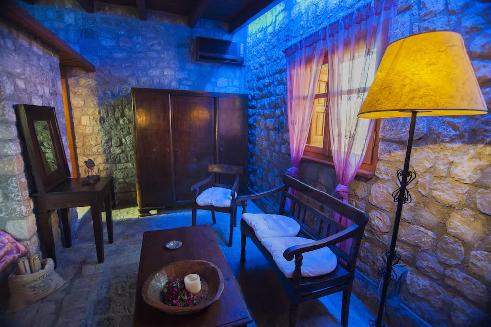 Photo of Patio Balcony in Neos Erineos
