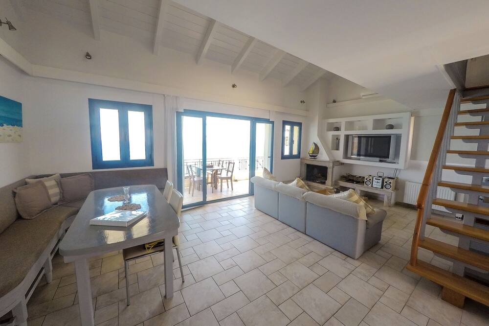 Photo of Livingroom in Svoronata