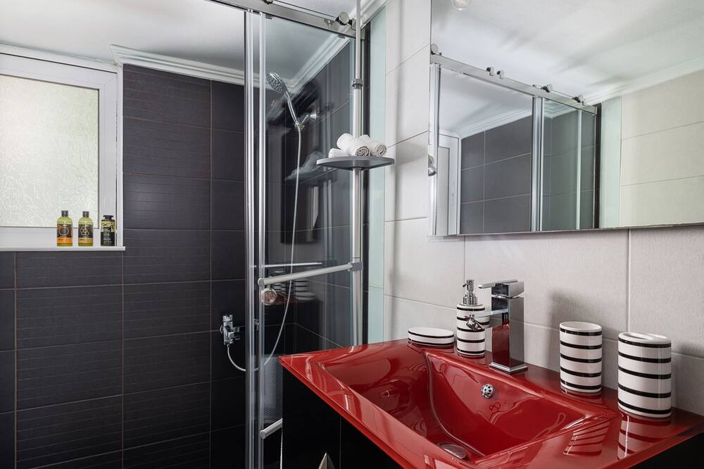 Photo of Bathroom in Halepa