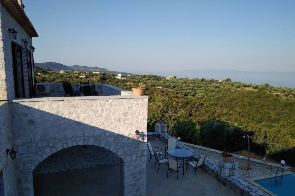 Photo of Patio Balcony in Megali Mantineia