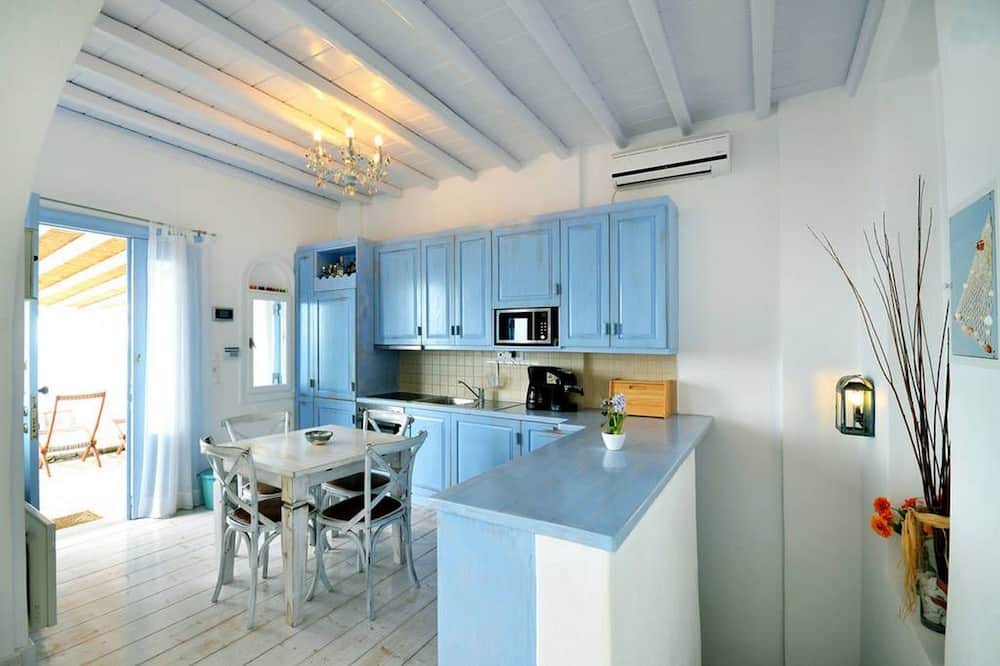 Photo of Kitchen in Faros Armenistis