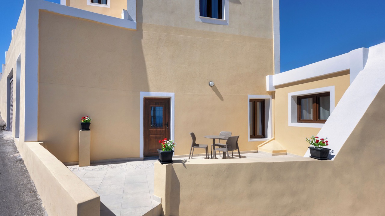 Photo of Others in Fira