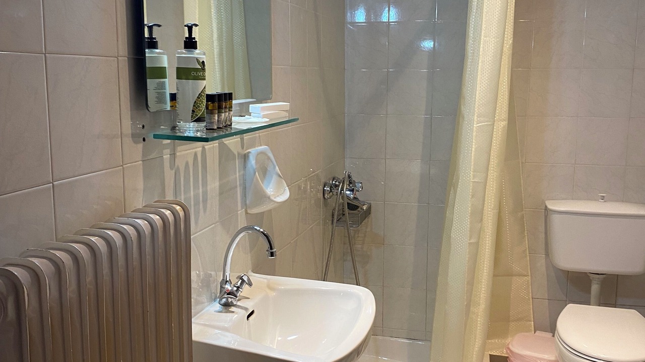 Photo of Bathroom in Elati