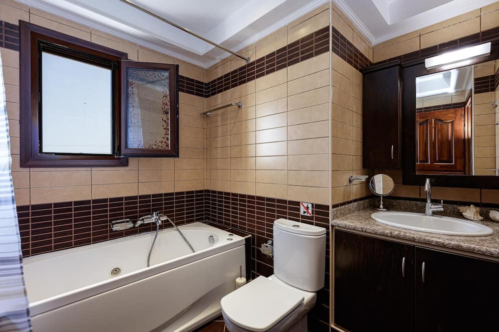 Photo of Bathroom in Xiro Chorio