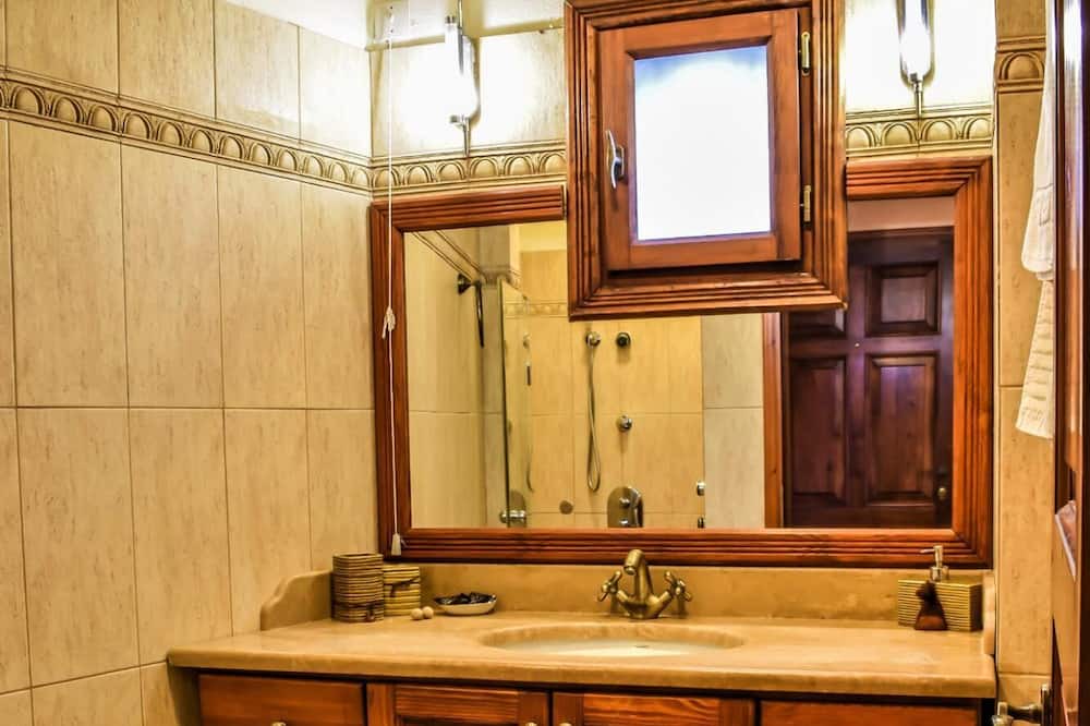 Photo of Bathroom in Portaria