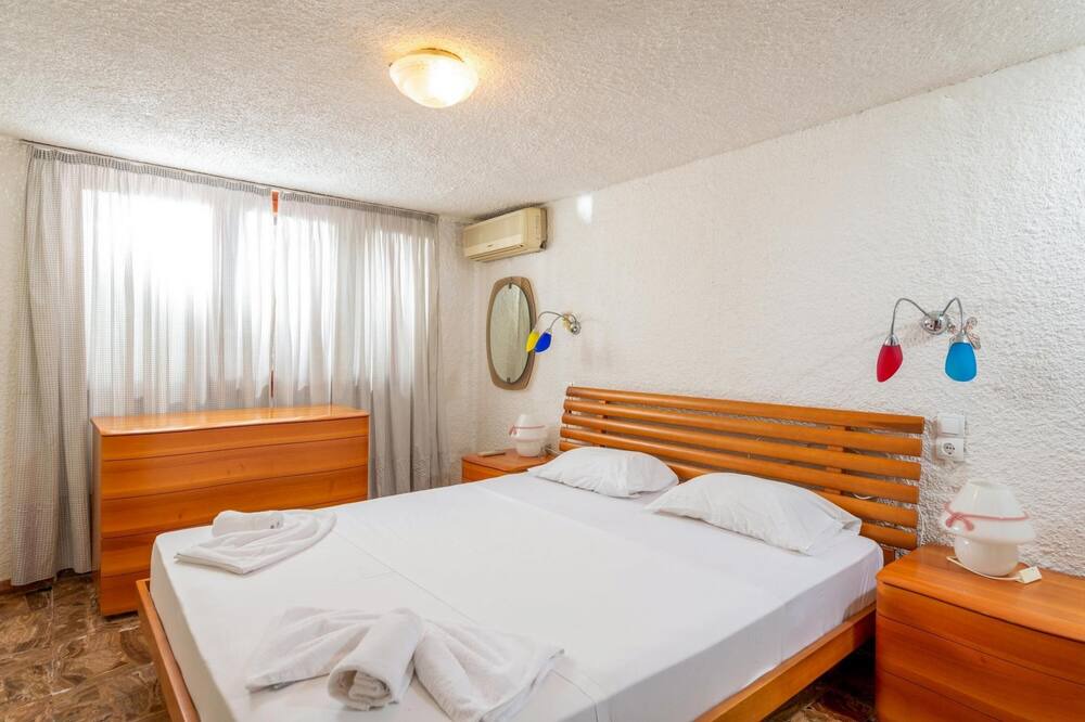 Photo of Bedroom in Vathianos Kampos