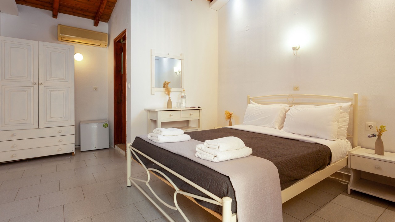 Photo of Bedroom in Ipsos