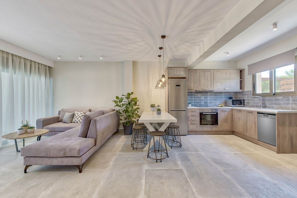 Photo of Livingroom in Amoudi