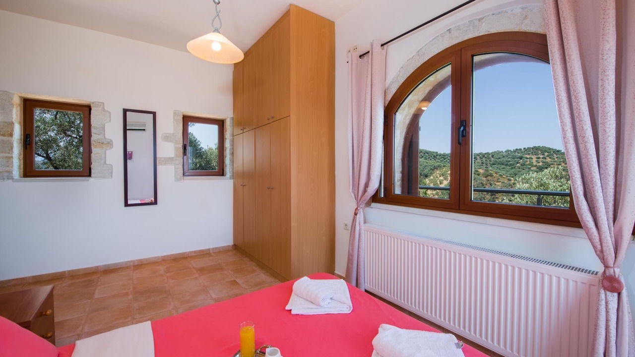 Photo of Bedroom in Stalos