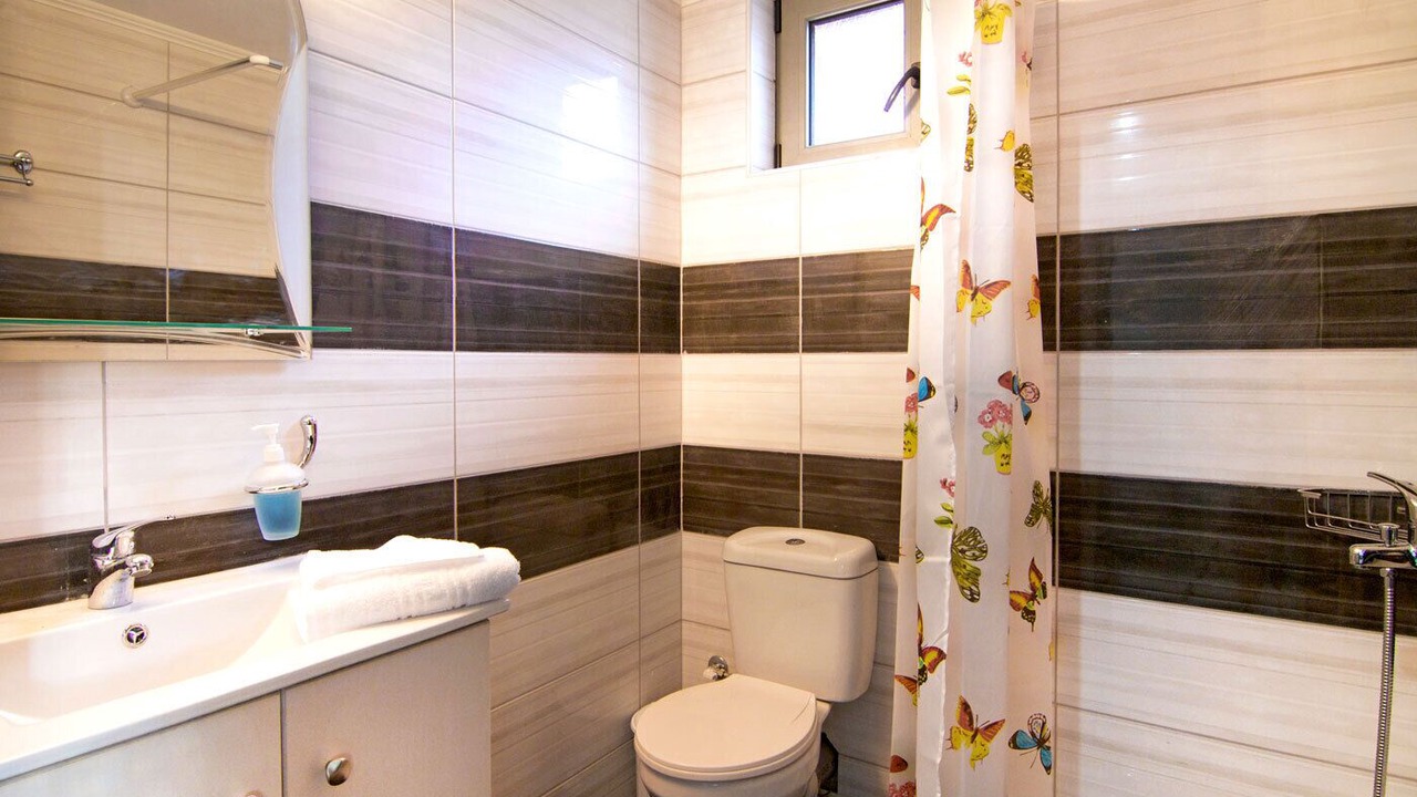 Photo of Bathroom in Roumeli
