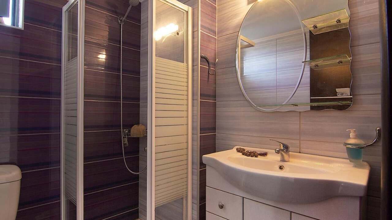 Photo of Bathroom in Roumeli