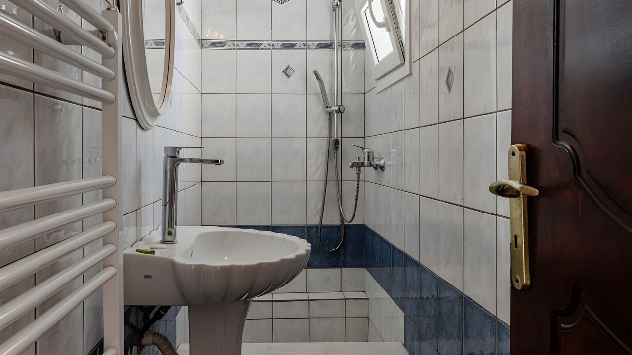Photo of Bathroom in Alikanas