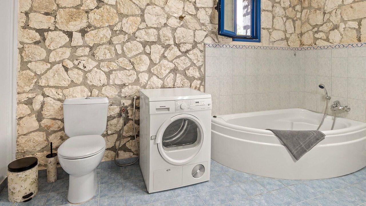 Photo of Bathroom in Leivathos