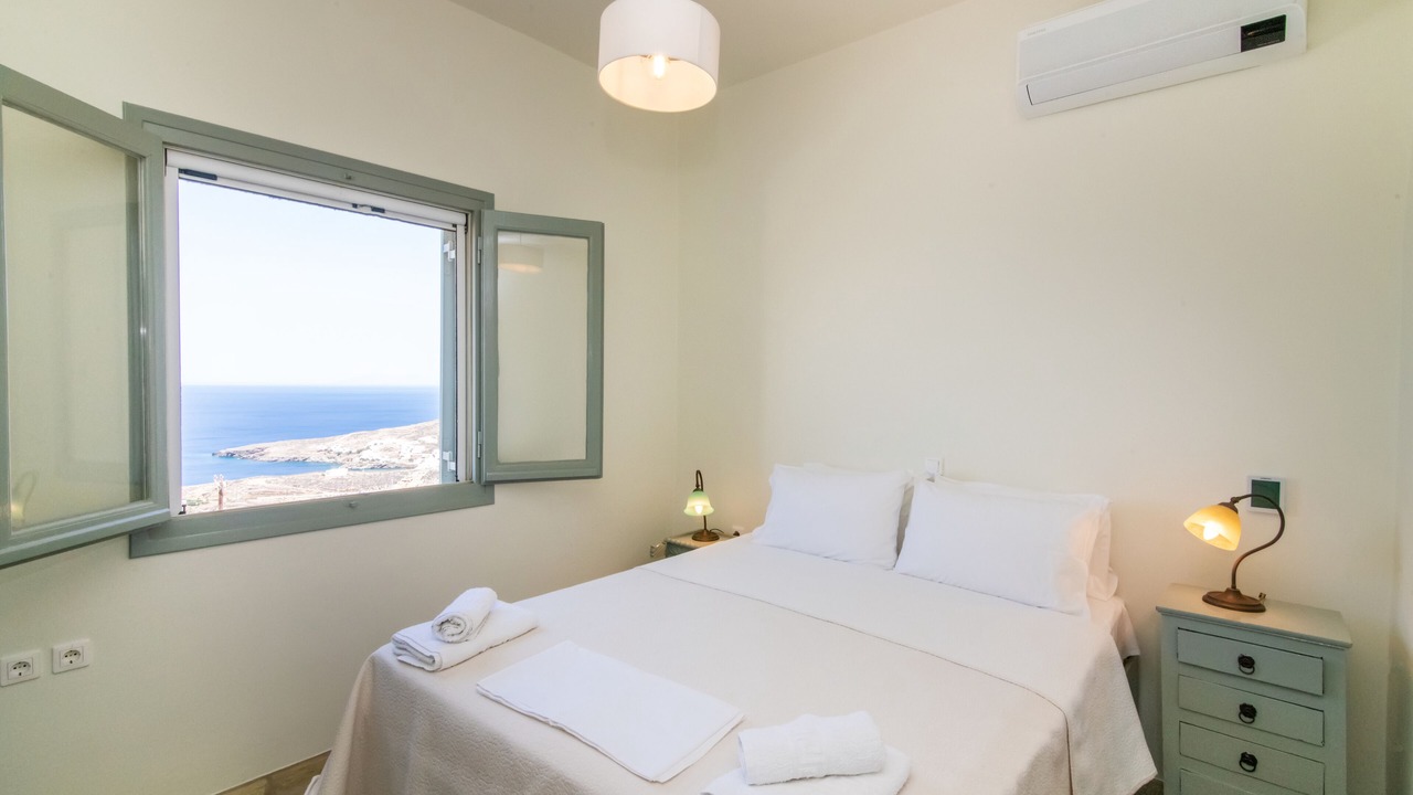 Photo of Bedroom in Exomvourgo