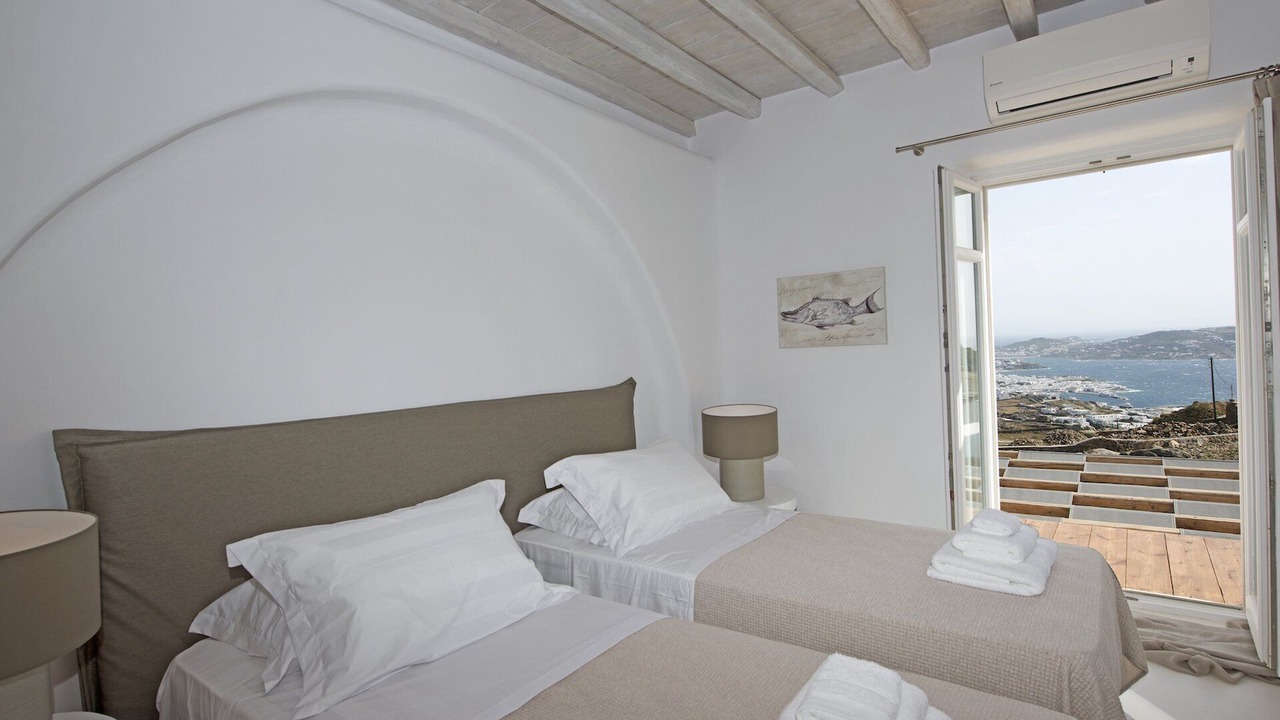 Photo of Bedroom in Tourlos