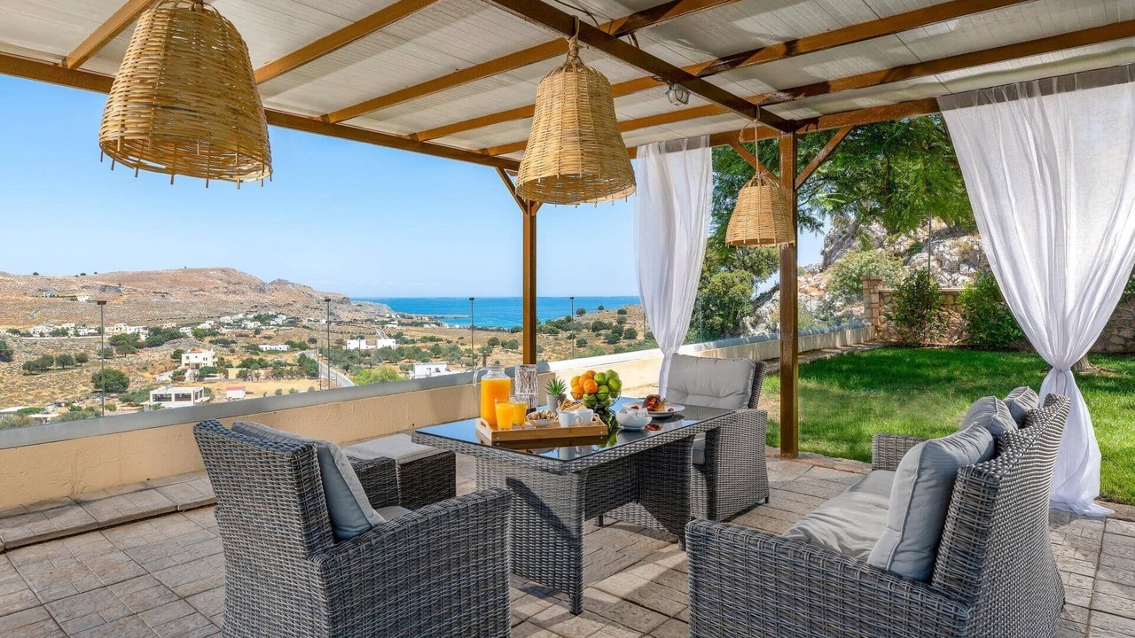 Photo of Others in Pefkos