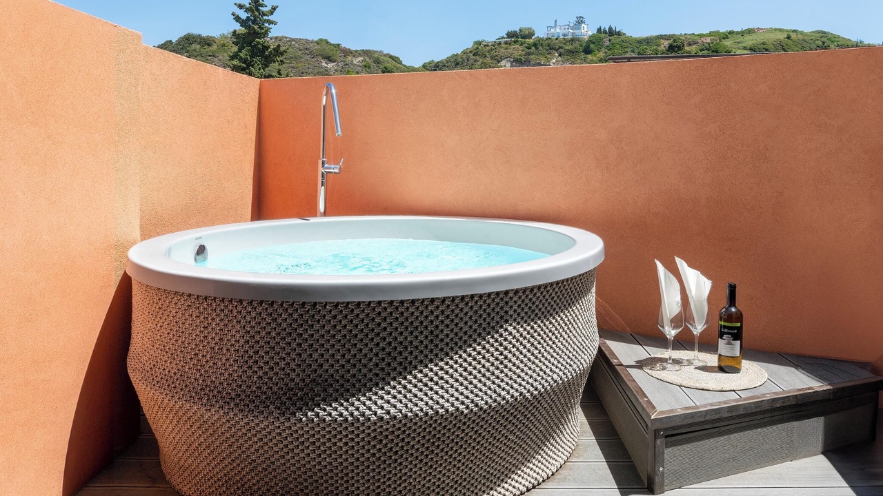 Photo of Outdoor in Ixia