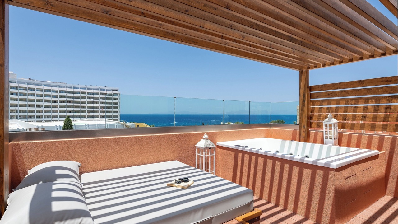 Photo of Outdoor in Ixia