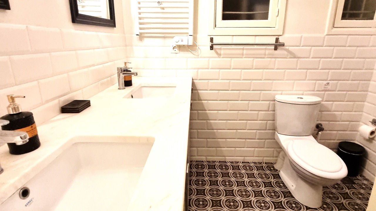 Photo of Bathroom in Koukaki