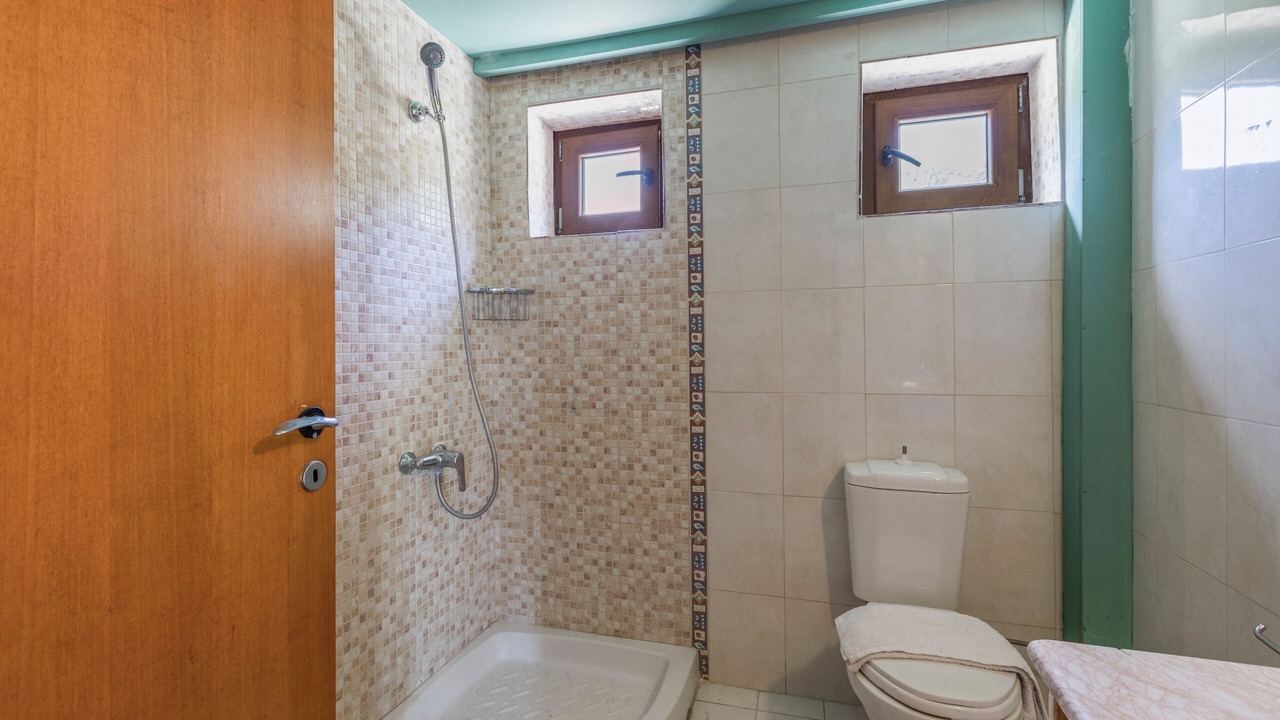 Photo of Bathroom in Kato Simi