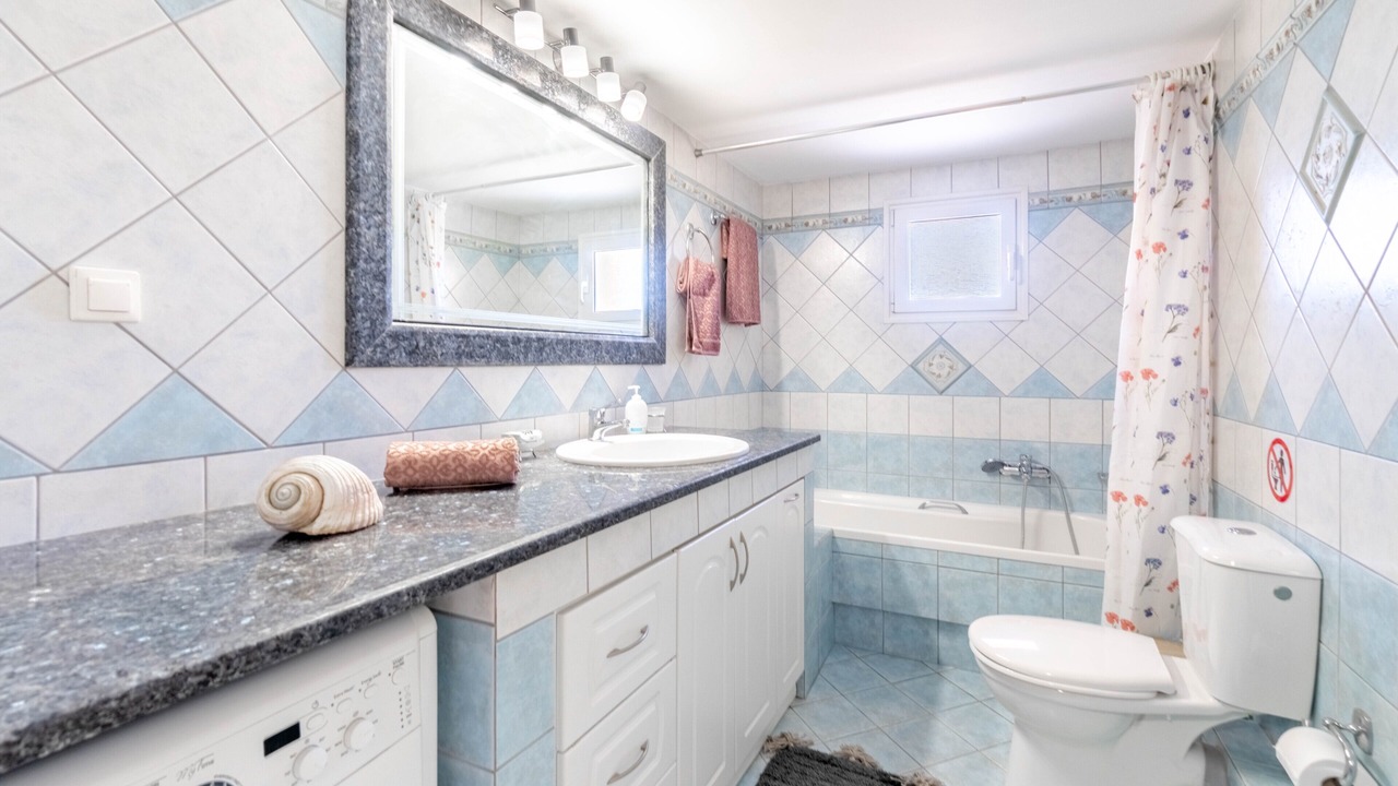 Photo of Bathroom in Perivolion