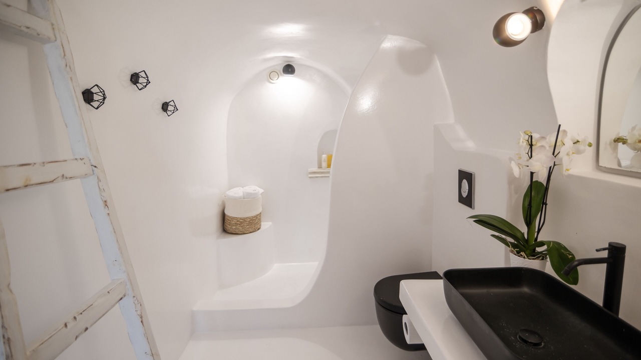 Photo of Bathroom in Oia