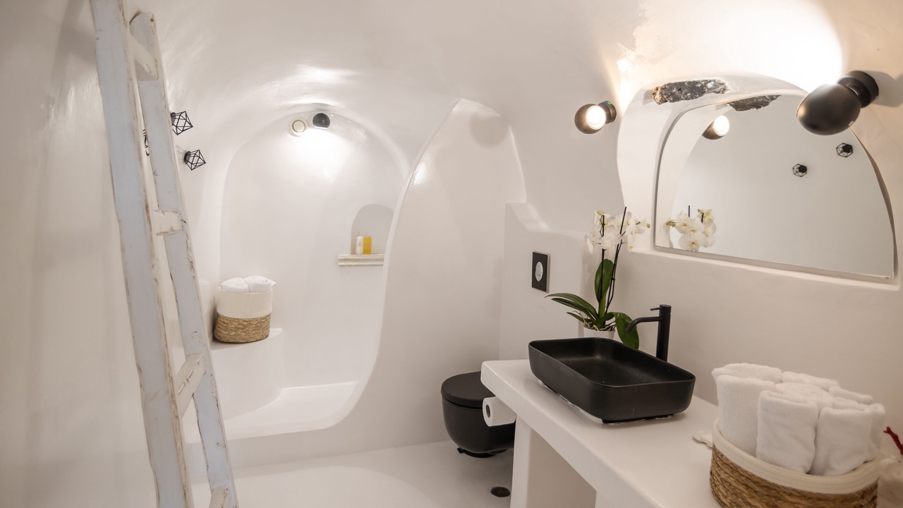 Photo of Bathroom in Oia