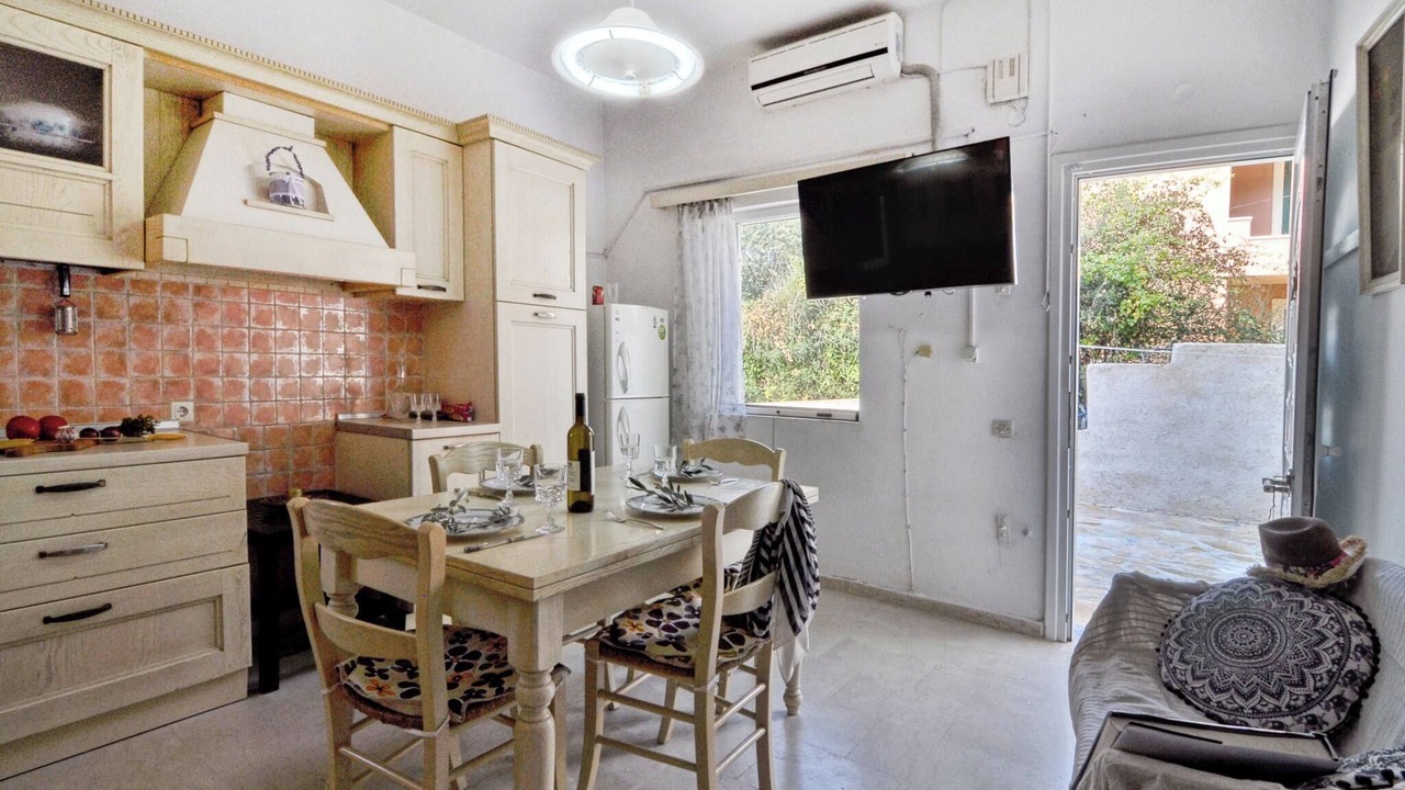 Photo of Livingroom in Alepou