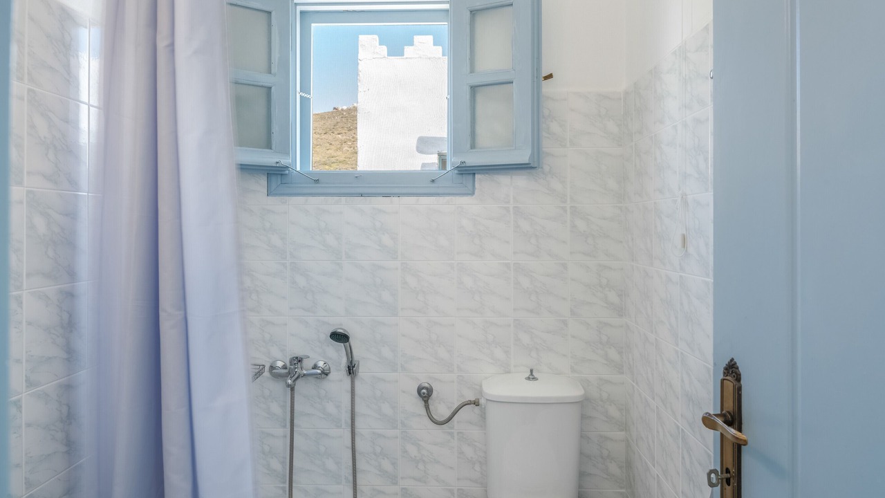 Photo of Bathroom in Grikos